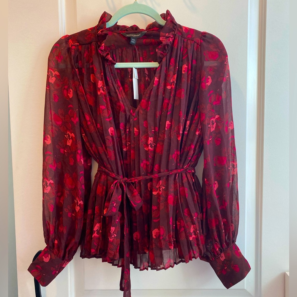 Banana Republic Factory chiffon pleated blouse (red floral, XS)